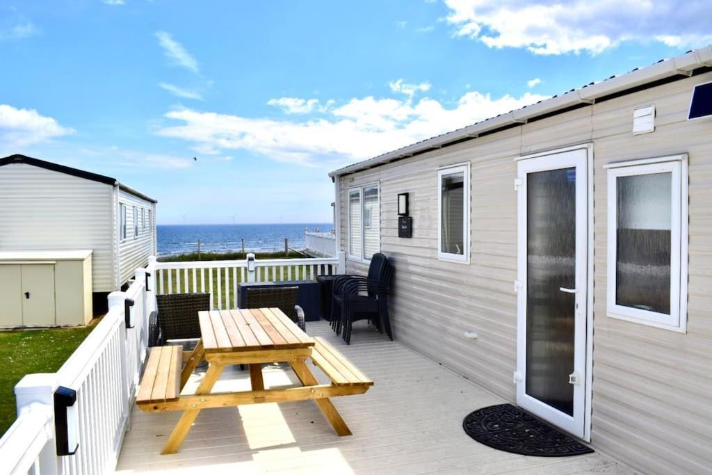 New Sea View Platinum Caravan With Huge Decking Newcastle upon Tyne Dış mekan fotoğraf