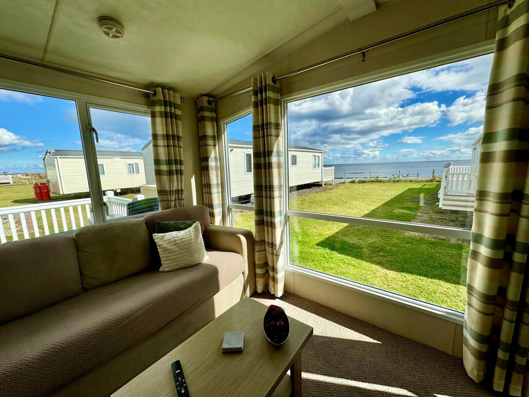 New Sea View Platinum Caravan With Huge Decking Newcastle upon Tyne Dış mekan fotoğraf