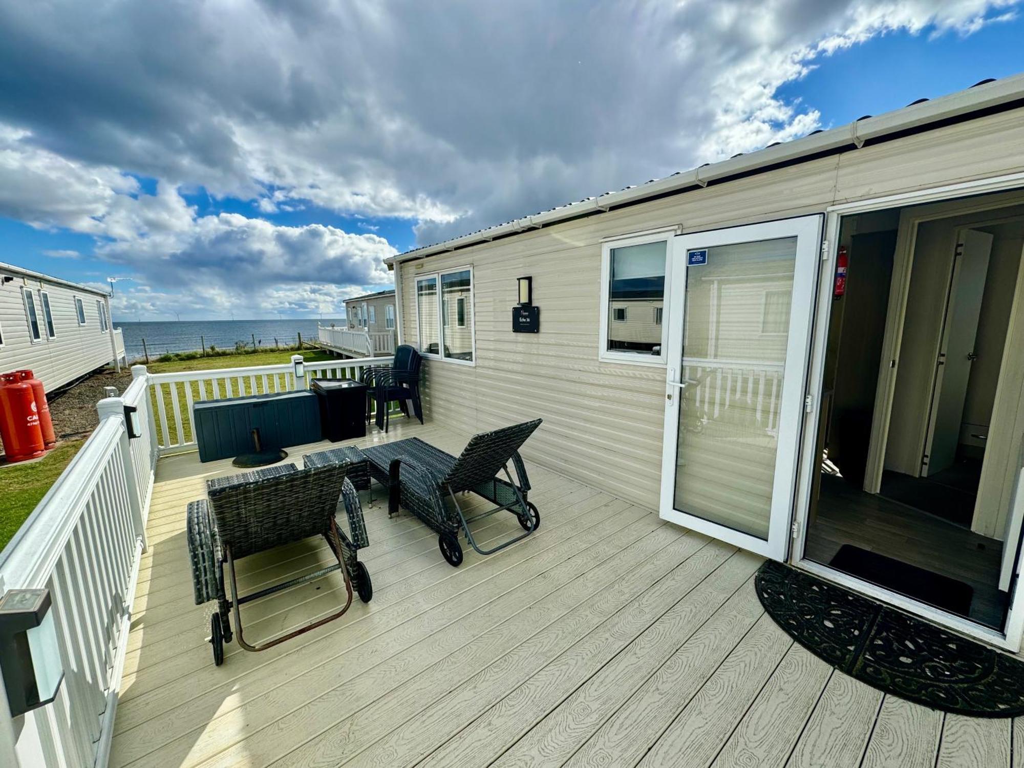 New Sea View Platinum Caravan With Huge Decking Newcastle upon Tyne Dış mekan fotoğraf